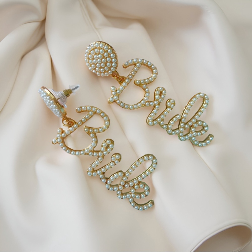 NWT. Gold and Pearl 'Bride' Earrings